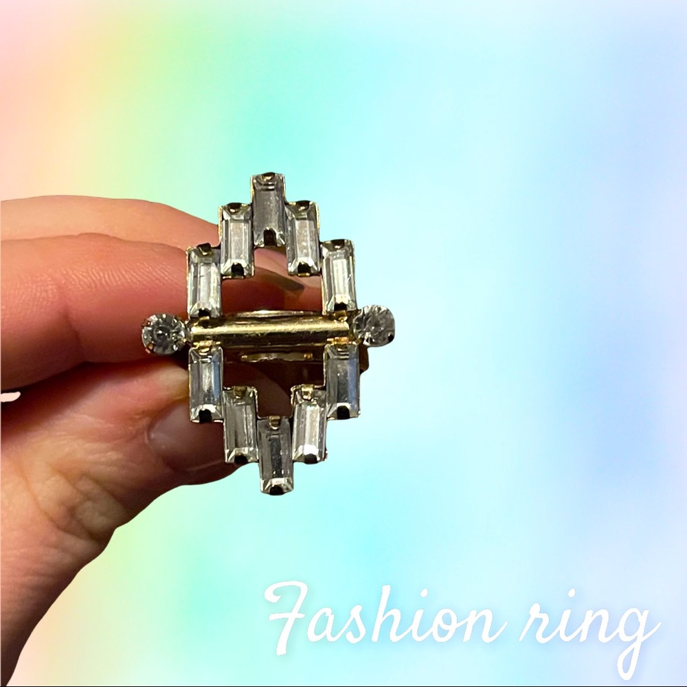 Cute fashion golden ring with diamonds✨💎